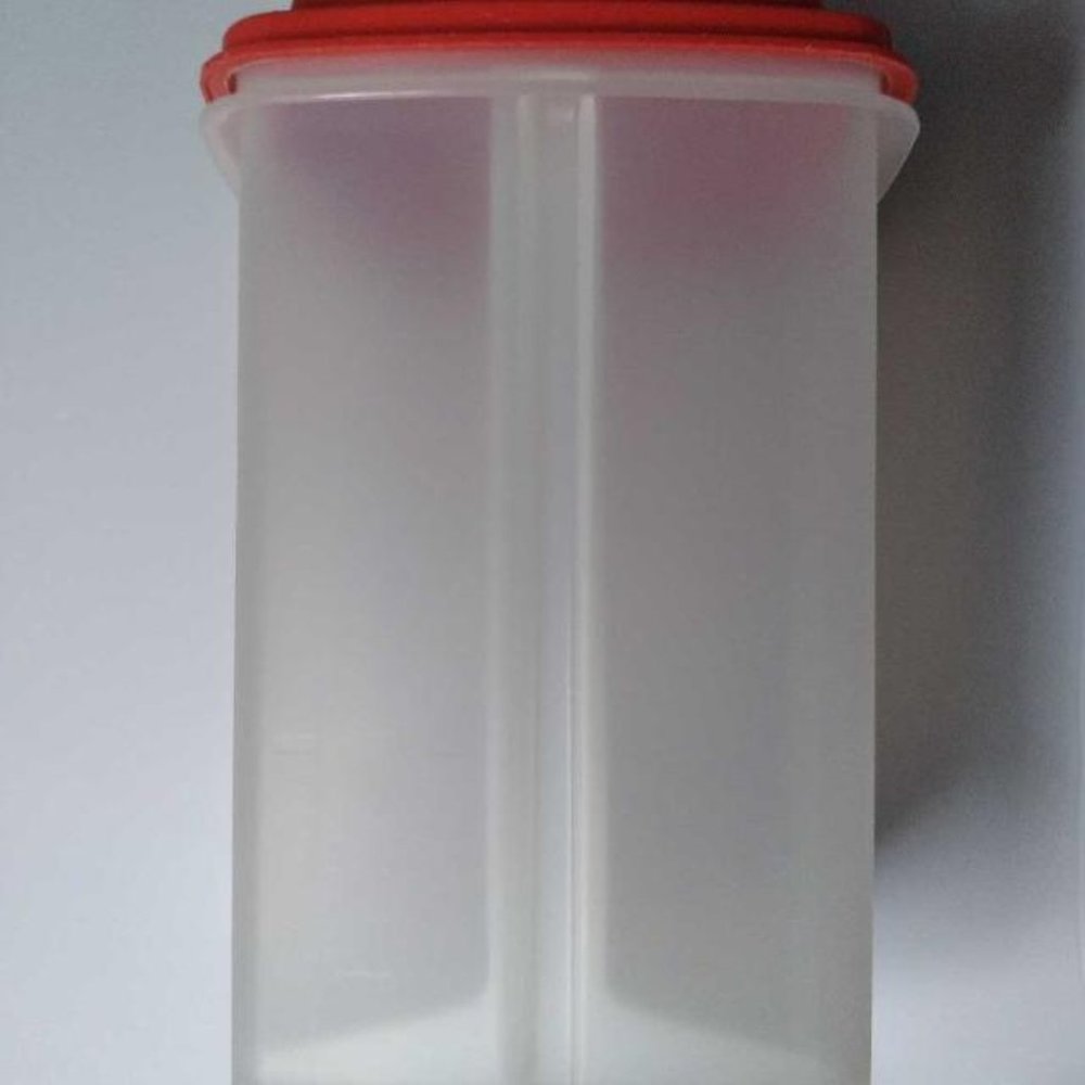 Vintage Tupperware Pickle Container- Excellent Condition